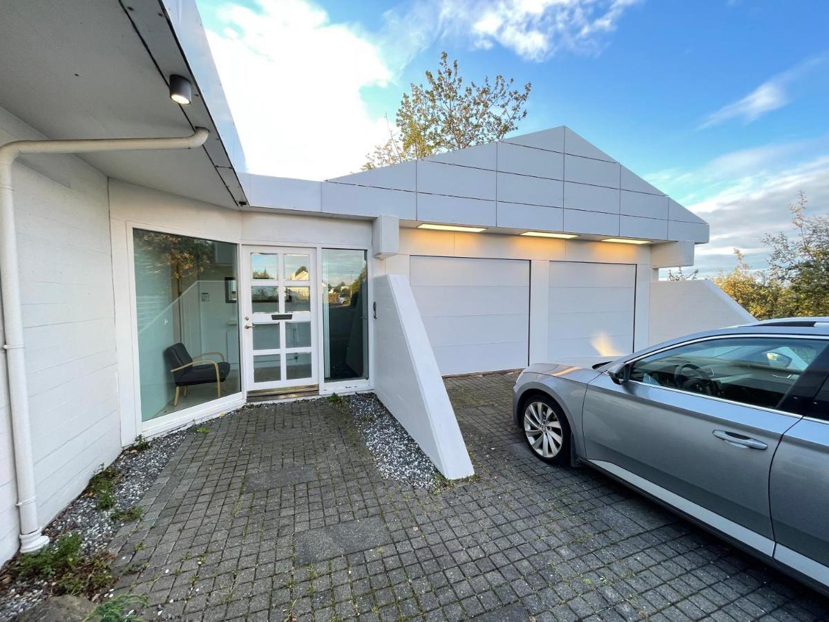 Big Villa Centrally Located In Reykjavik Reiquiavique Exterior foto